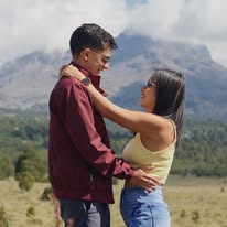 Novia en sesión editorial con velo